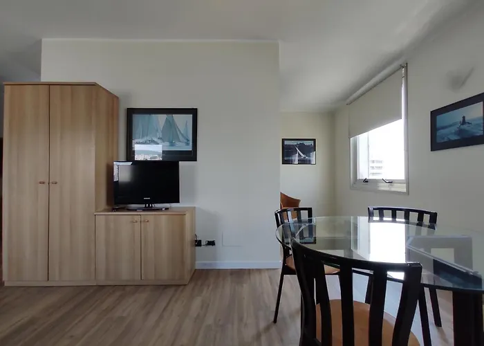 Business Homes * جنوة